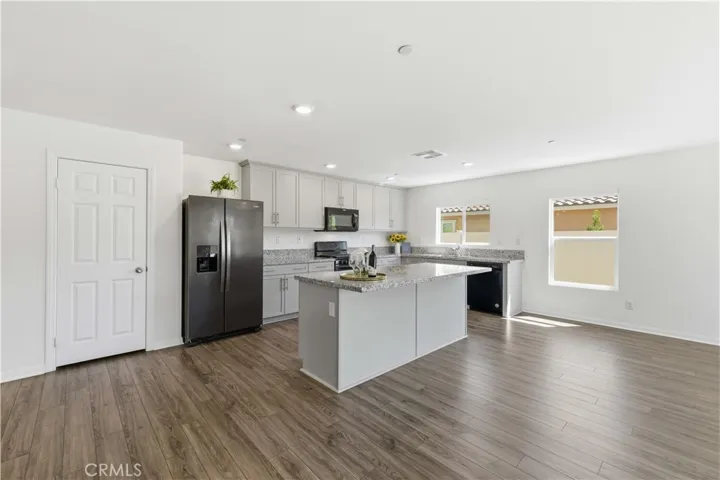 44745 Aspen St, Lancaster, California 93535
