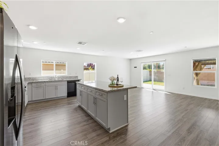 44745 Aspen St, Lancaster, California 93535