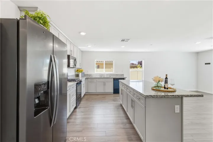 44745 Aspen St, Lancaster, California 93535