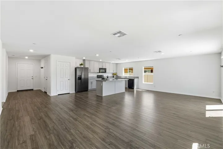 44745 Aspen St, Lancaster, California 93535