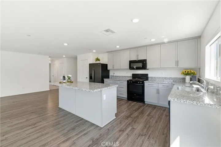 44745 Aspen St, Lancaster, California 93535