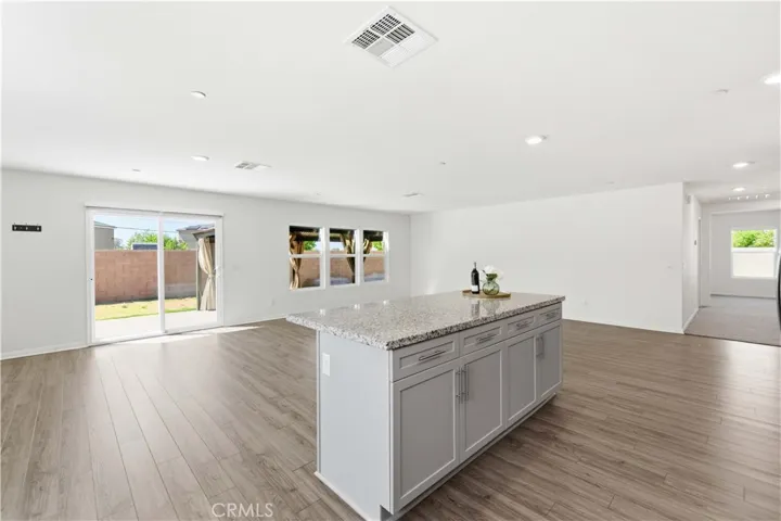 44745 Aspen St, Lancaster, California 93535