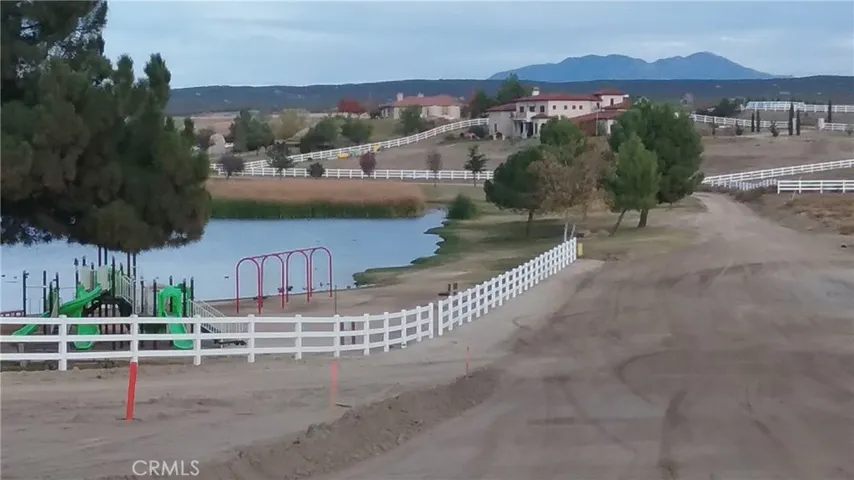 HOA amenities Lake area