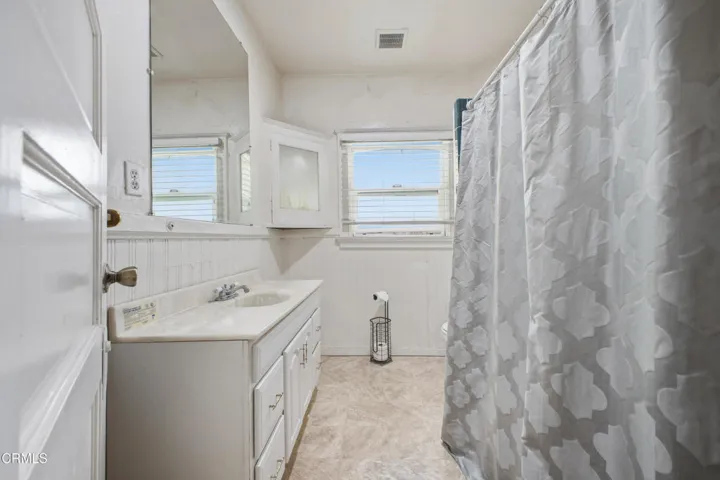 egpimaging_1032SWestlakeAve_027_FLEXMLS
