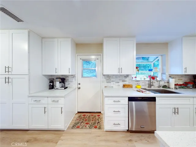Kitchen to outside