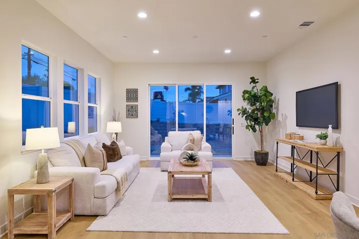 793 Michael Ct, Vista, California 92081