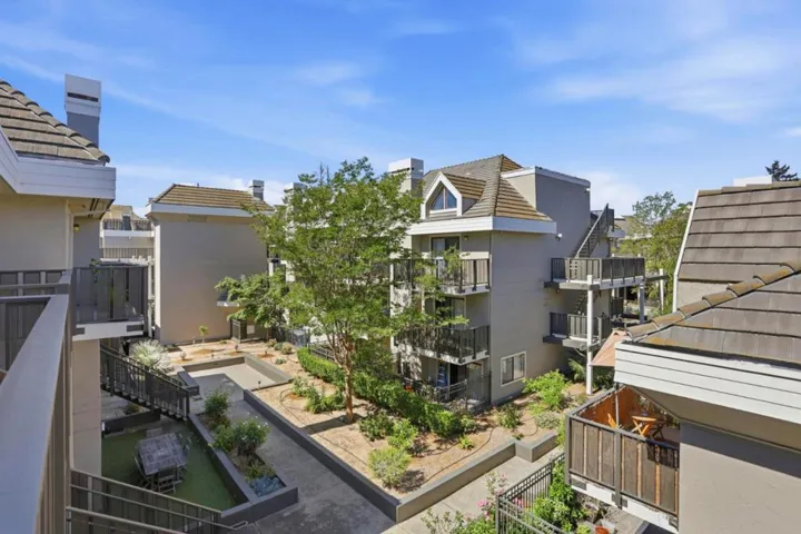 4159 El Camino Way M, Palo Alto, California 94306