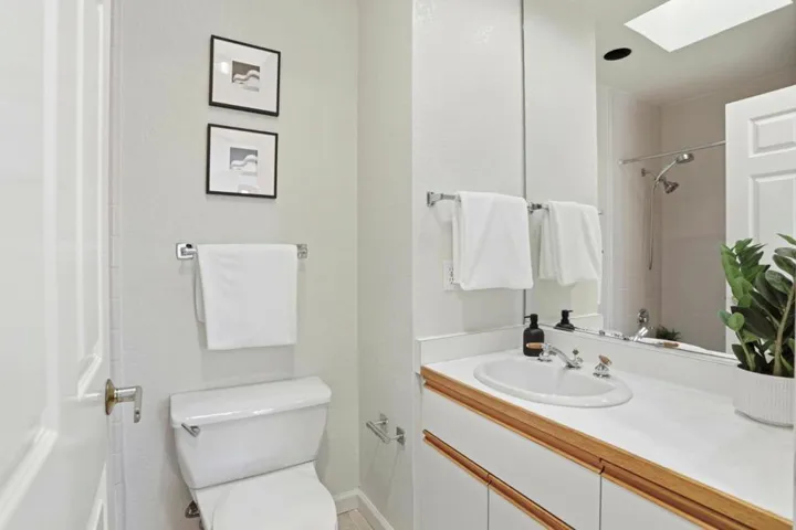 4159 El Camino Way M, Palo Alto, California 94306