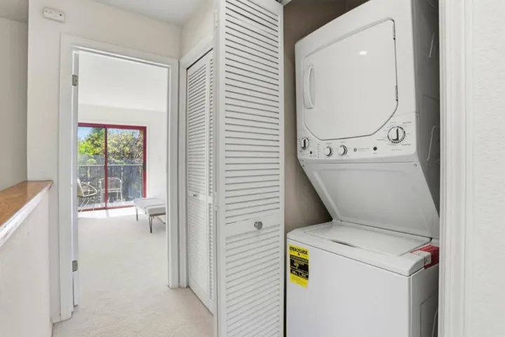 4159 El Camino Way M, Palo Alto, California 94306