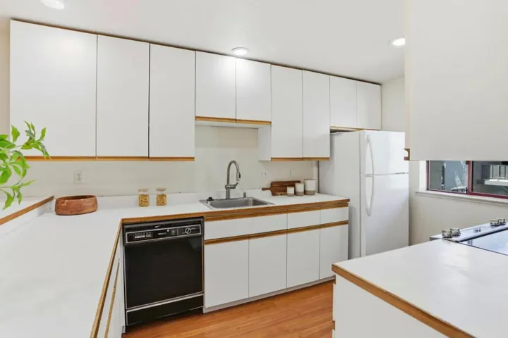 4159 El Camino Way M, Palo Alto, California 94306