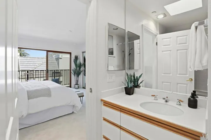 4159 El Camino Way M, Palo Alto, California 94306