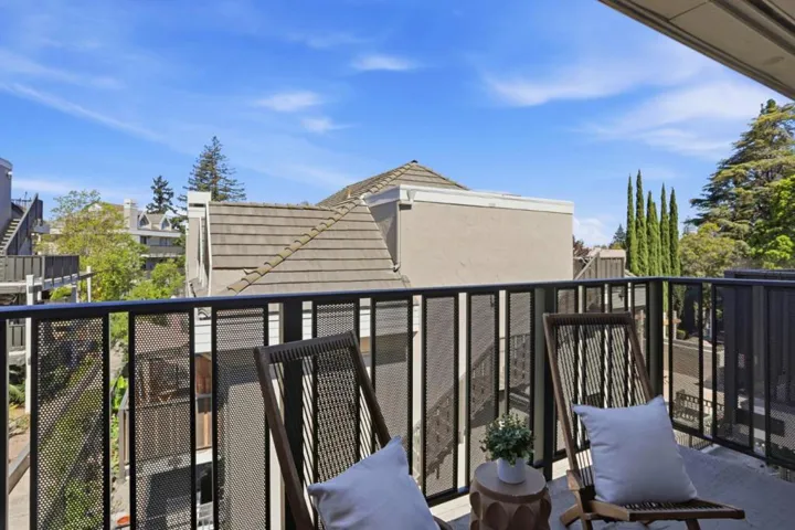 4159 El Camino Way M, Palo Alto, California 94306
