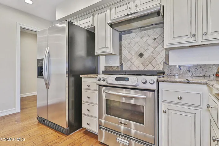 cKitchen and Dining8