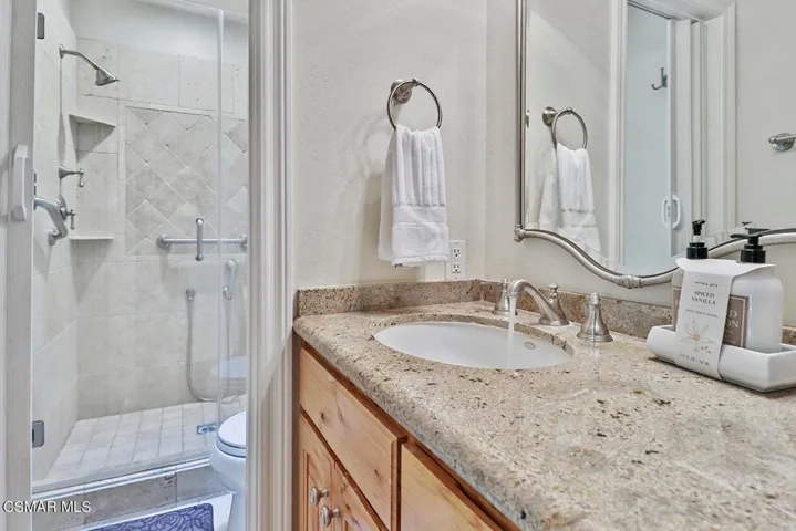 fPrimary Bedroom Suite6