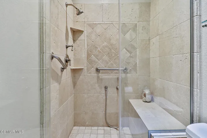 fPrimary Bedroom Suite7