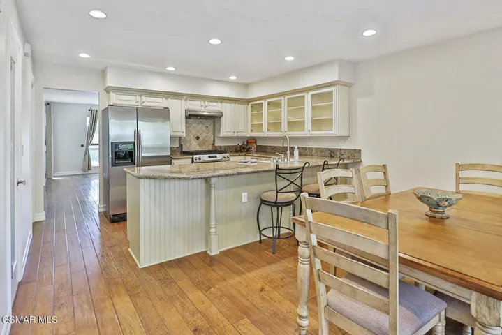 cKitchen and Dining3