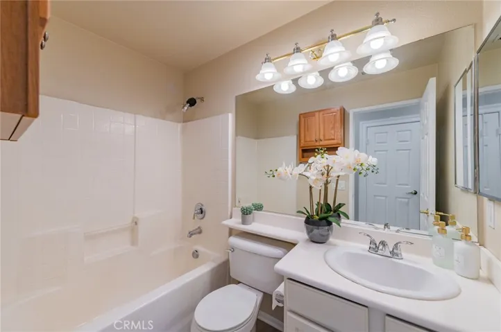Downstair​​‌​​​​‌​​‌‌​​‌​​​‌‌​​​‌​​‌‌​​‌‌​​‌‌​​​​ bathroom