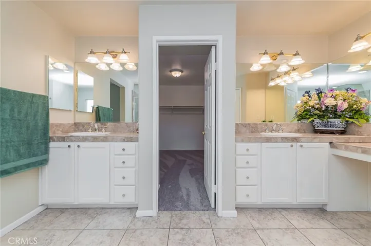 master bathroom (2)