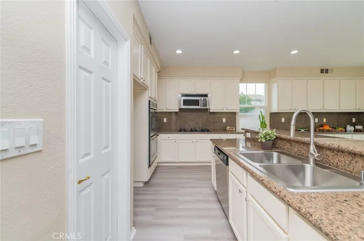Kitchen 3