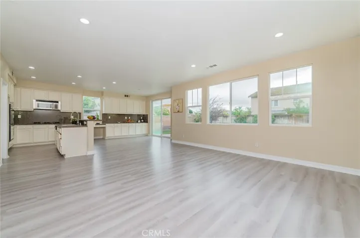 Family room 2