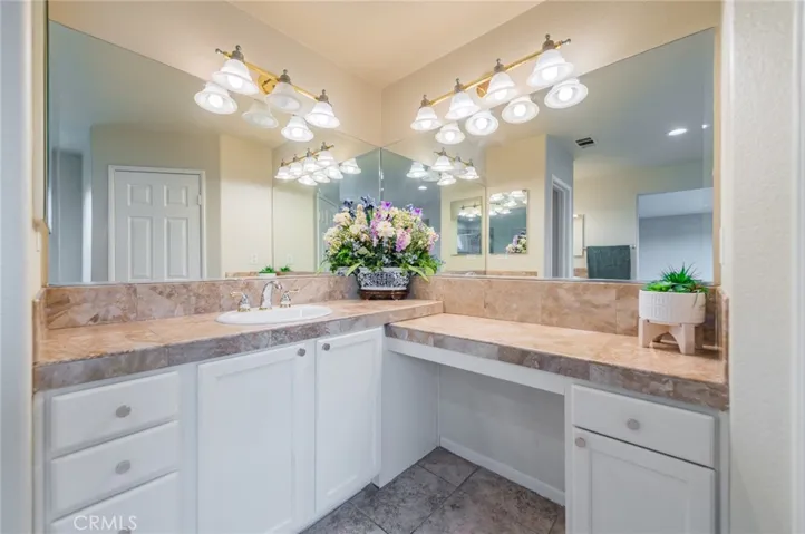 master bathroom (3)