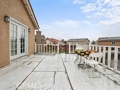 MASTERBEDROOM BALCONY
