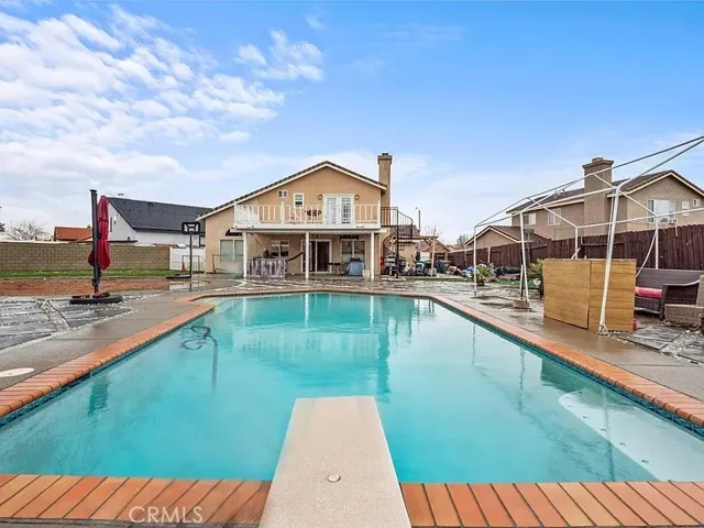 SWIMMING POOL 2