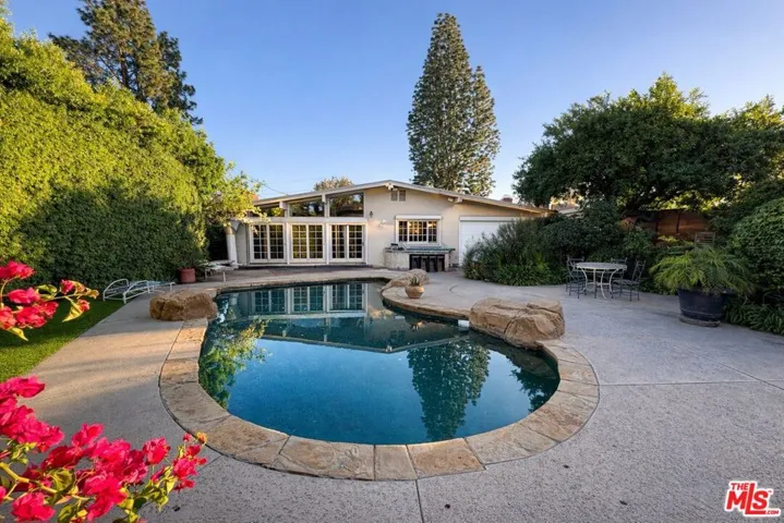 serenity with pool and greener