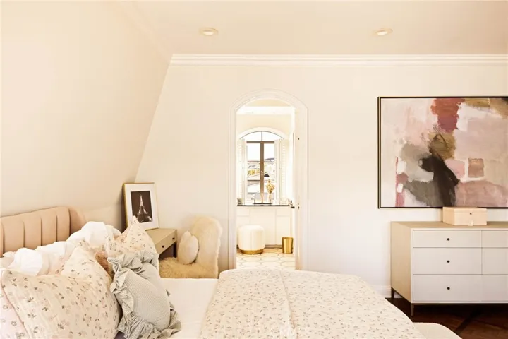 2116 E Balboa Boulevard, Newport Beach, California 92661