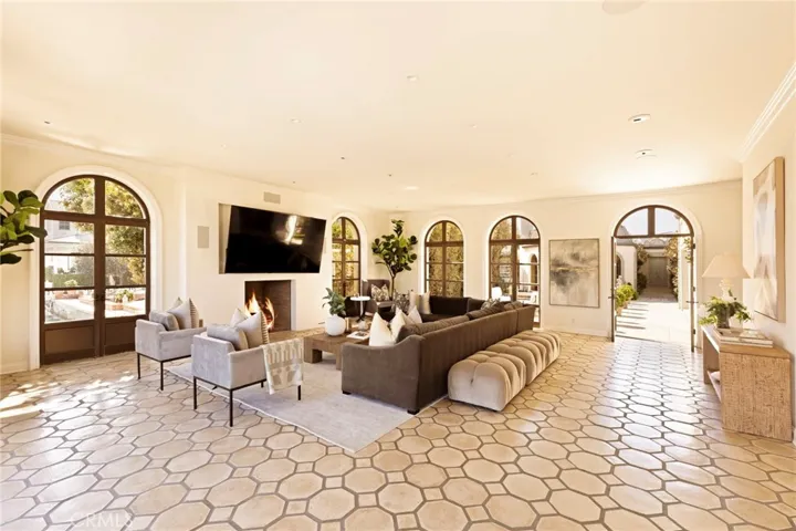 2116 E Balboa Boulevard, Newport Beach, California 92661