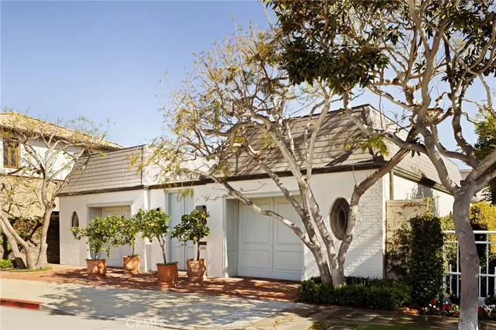 2116 E Balboa Boulevard, Newport Beach, California 92661