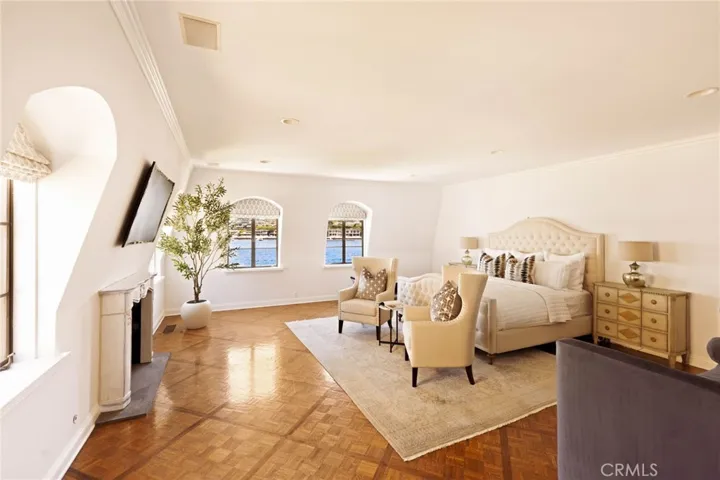 2116 E Balboa Boulevard, Newport Beach, California 92661