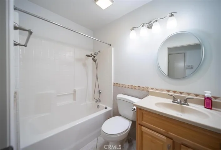 Guest bath with solar tube