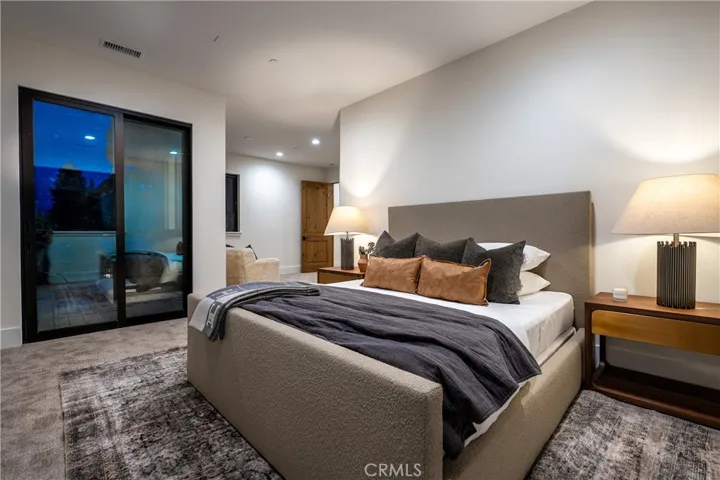 Primary En-suite with attached balcony
