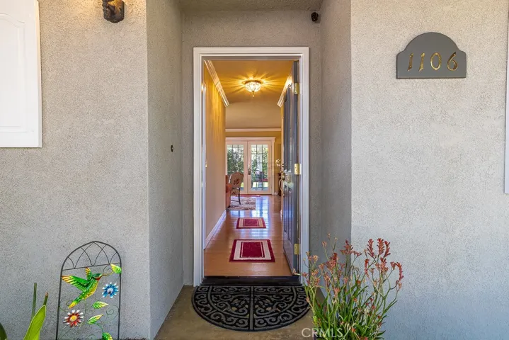 Welcome to 1106 Fulbright Ave, Great Entryway