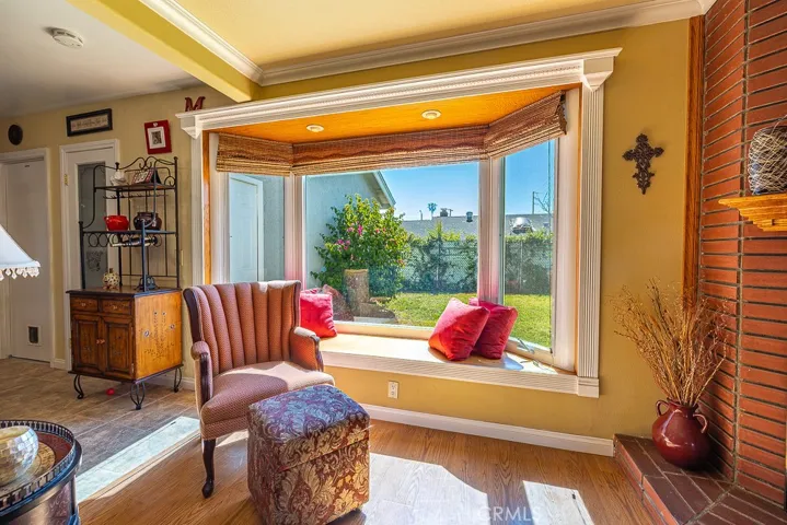 Large Bay Window with sitting area