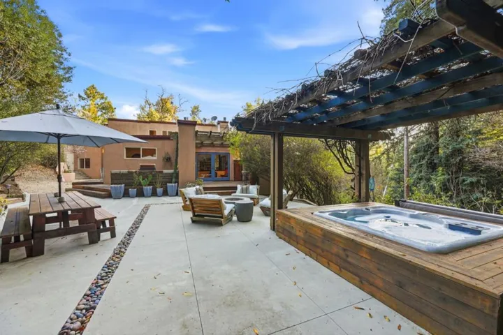 23185 Old Santa Cruz Highway, Los Gatos, California 95033