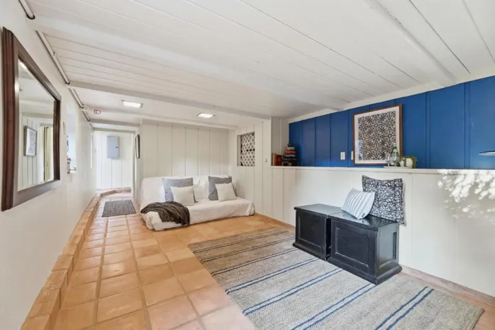 23185 Old Santa Cruz Highway, Los Gatos, California 95033
