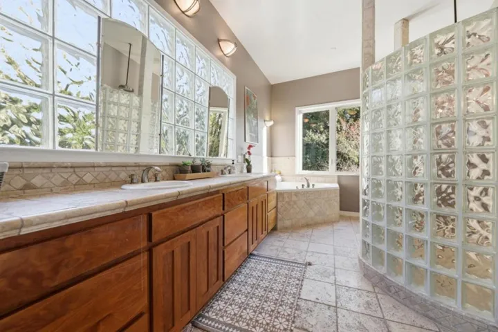23185 Old Santa Cruz Highway, Los Gatos, California 95033