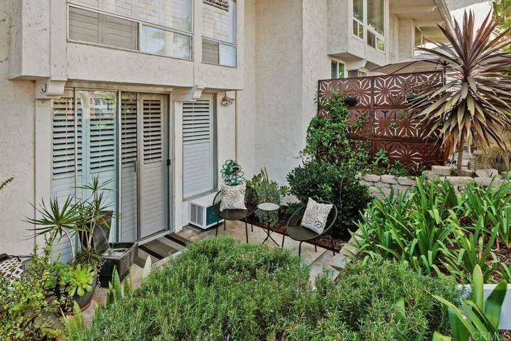east facing patio off of bedroom 2