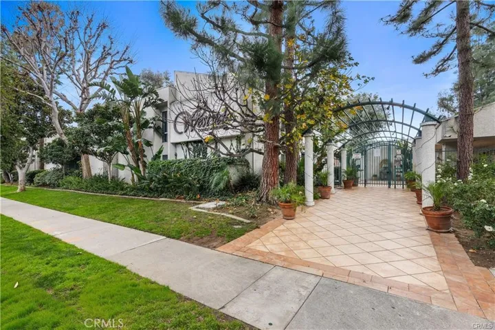 20134 Leadwell 337, Winnetka, California 91306