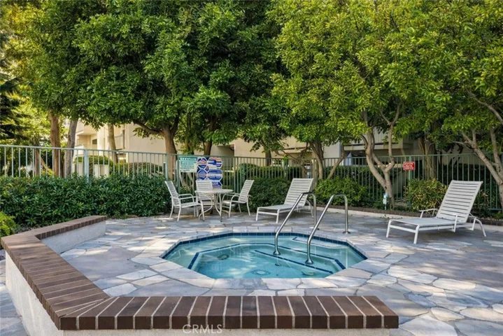 20134 Leadwell 337, Winnetka, California 91306