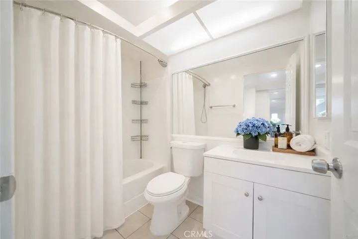 20134 Leadwell 337, Winnetka, California 91306