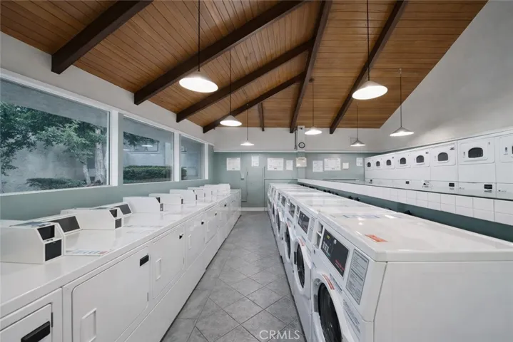 20134 Leadwell 337, Winnetka, California 91306