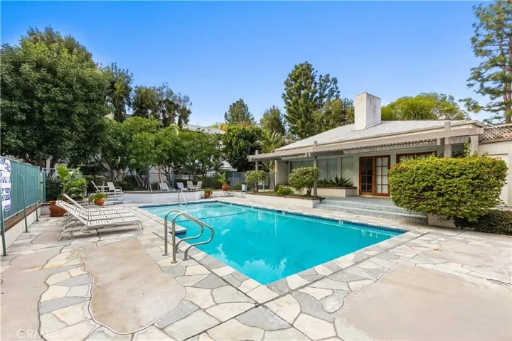 20134 Leadwell 337, Winnetka, California 91306