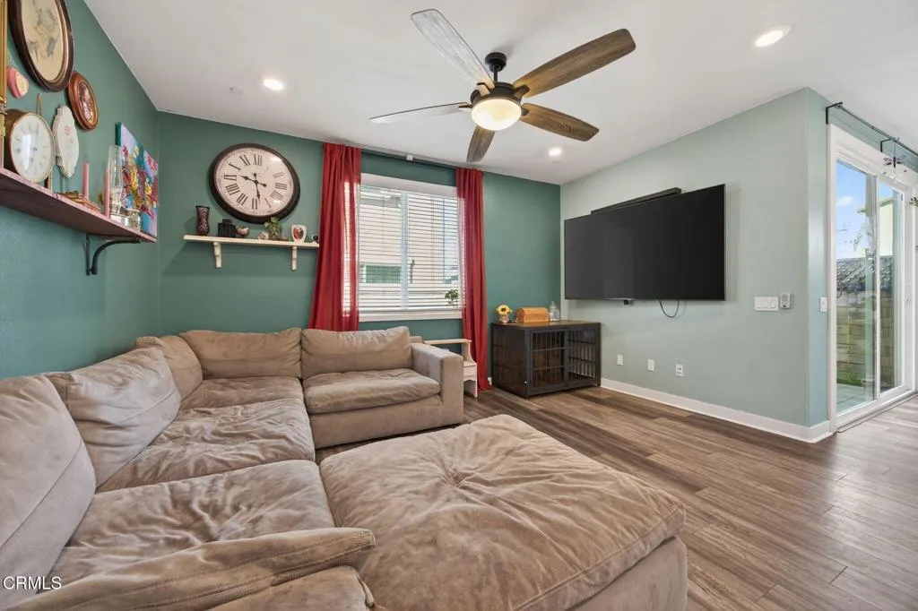 12-web-or-mls-Upmarketmedia_562Kum-055