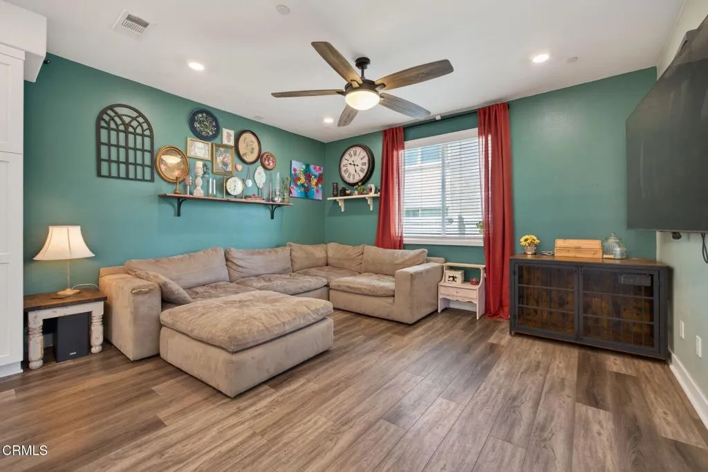 11-web-or-mls-Upmarketmedia_562Kum-054