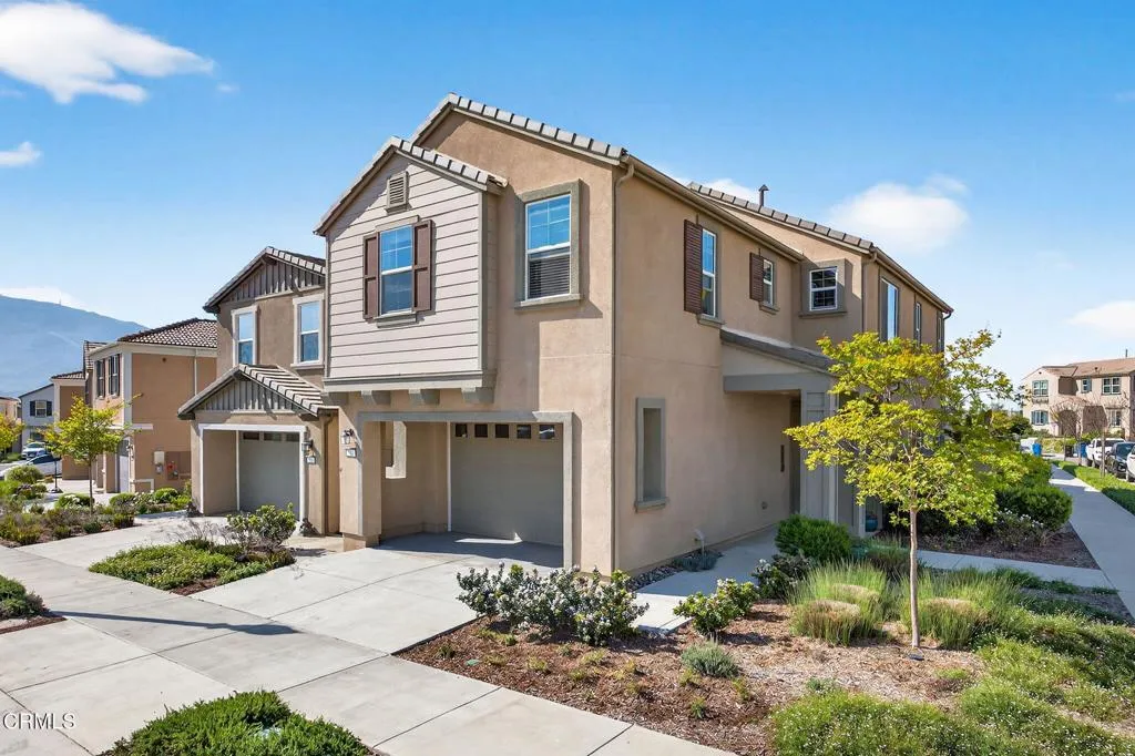 1-web-or-mls-Upmarketmedia_562Kum-001