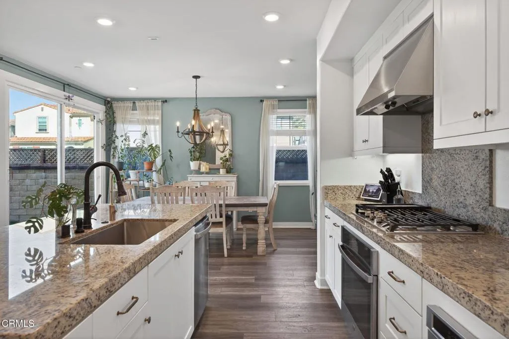 19-web-or-mls-Upmarketmedia_562Kum-046