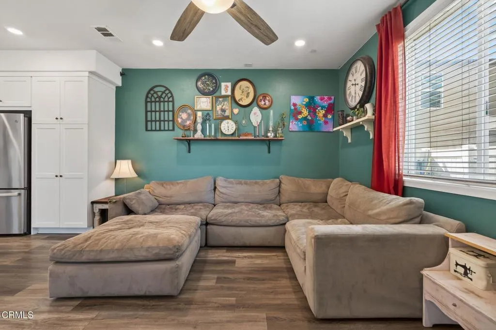 13-web-or-mls-Upmarketmedia_562Kum-060